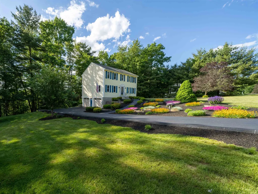 39 Royal Lane Londonderry NH 03053