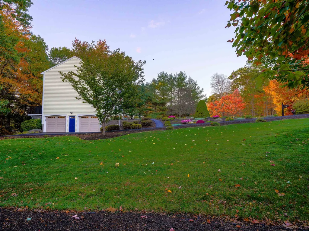 39 Royal Lane Londonderry NH 03053