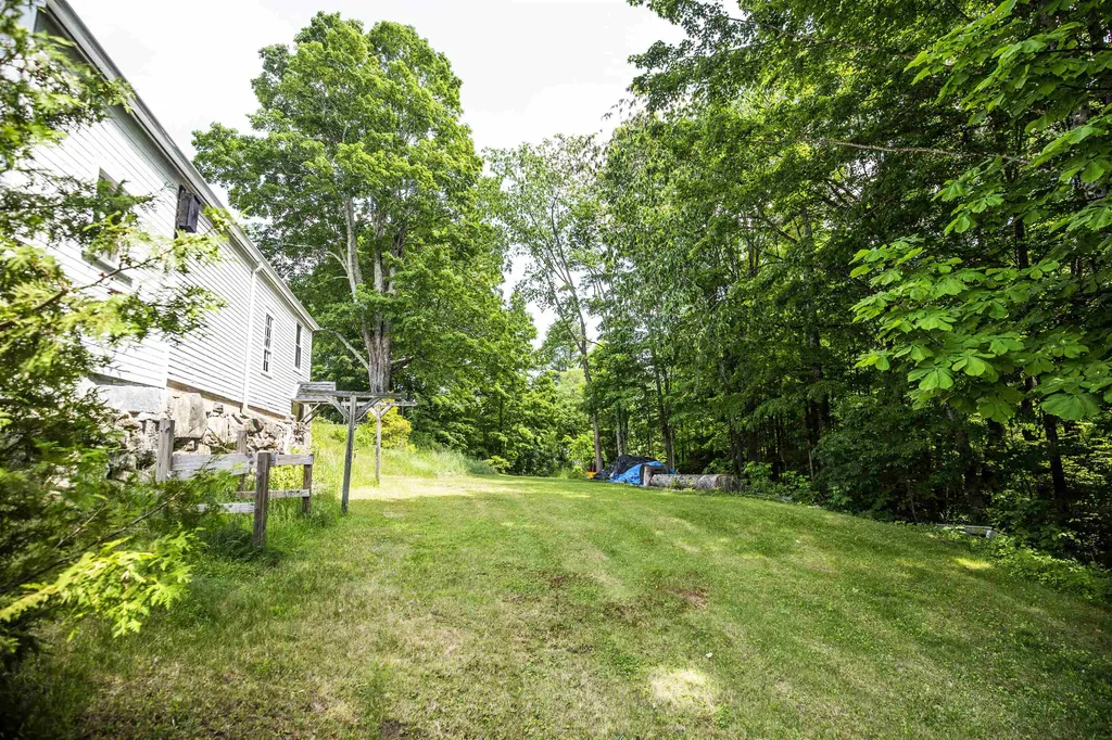 17 White Plains Road Webster NH 03303