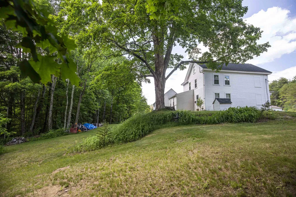 17 White Plains Road Webster NH 03303