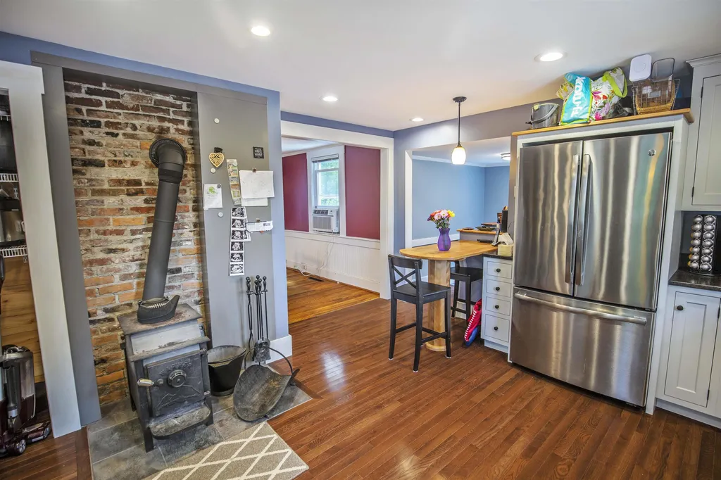 17 White Plains Road Webster NH 03303