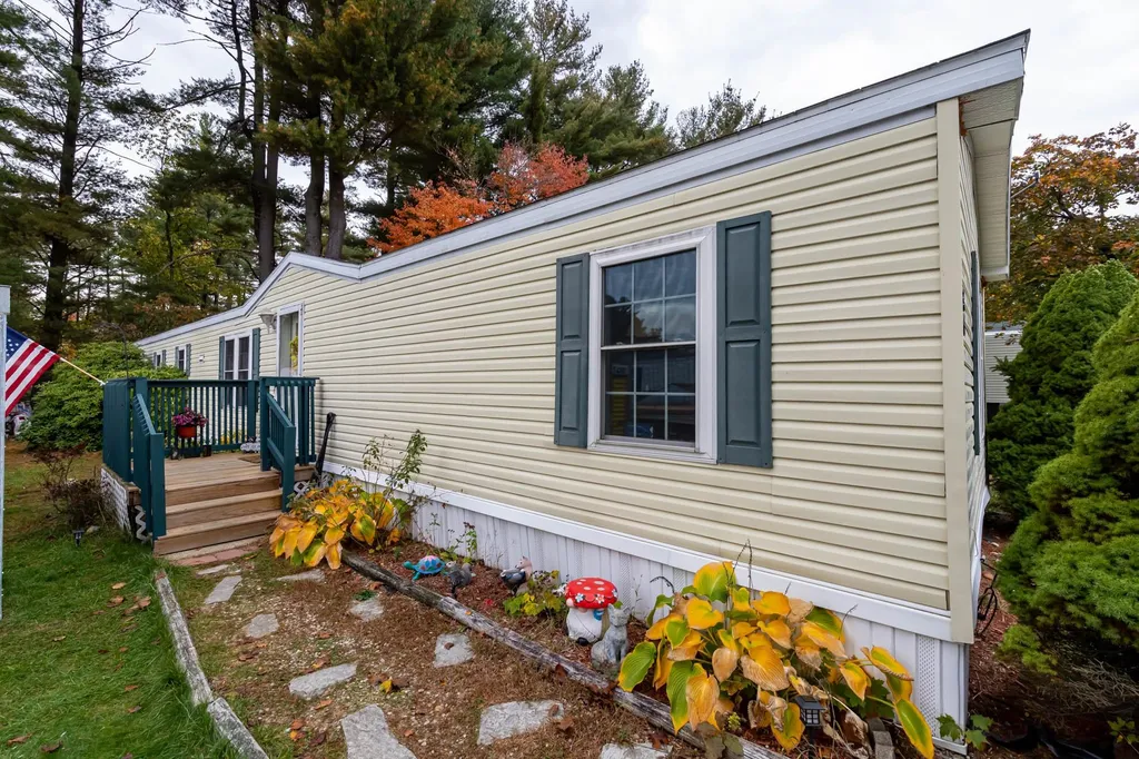 30 Pine Tree Terrace Derry NH 03038