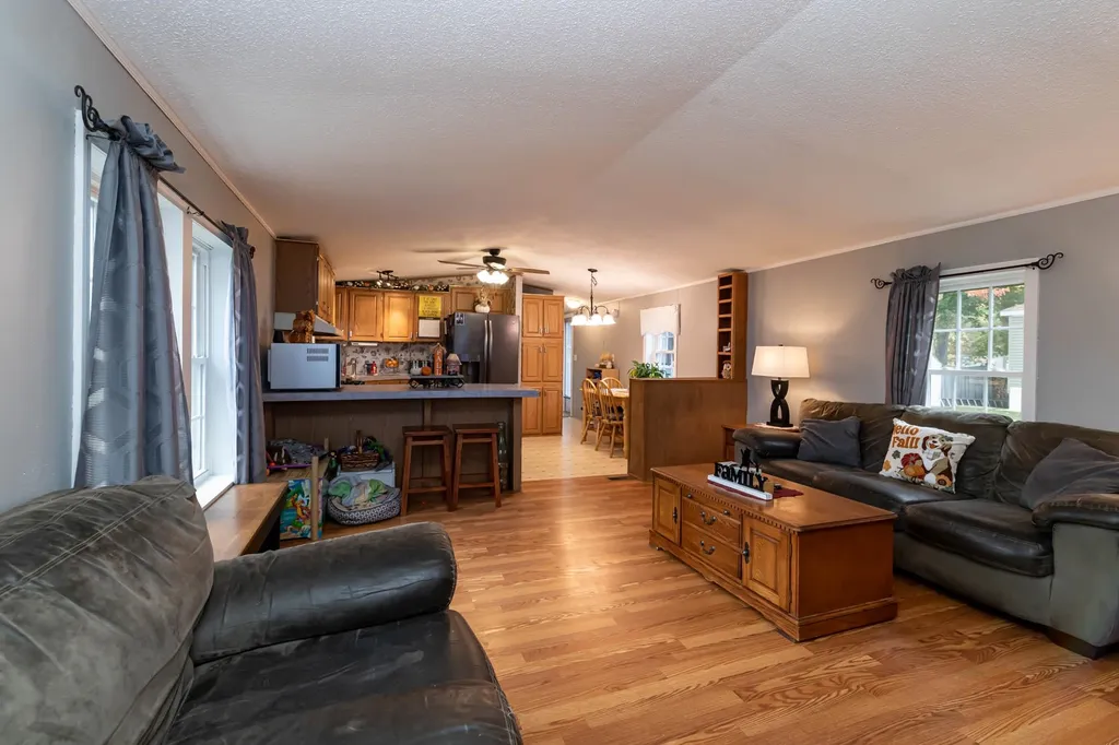 30 Pine Tree Terrace Derry NH 03038