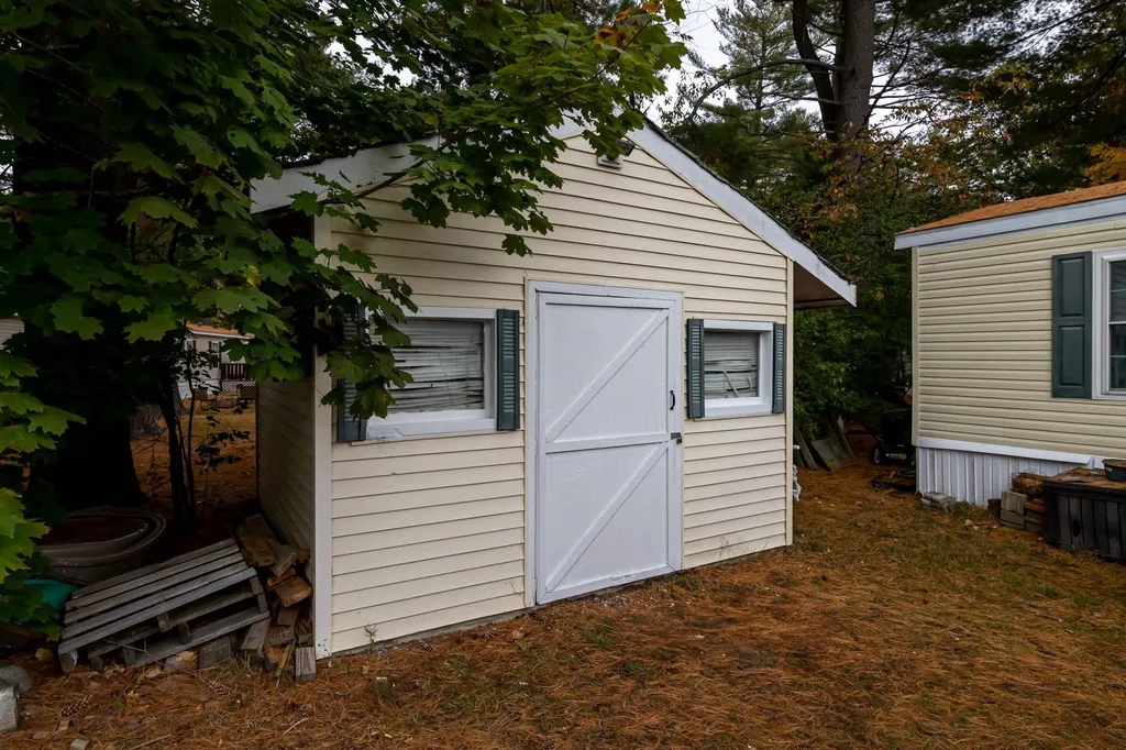 30 Pine Tree Terrace Derry NH 03038