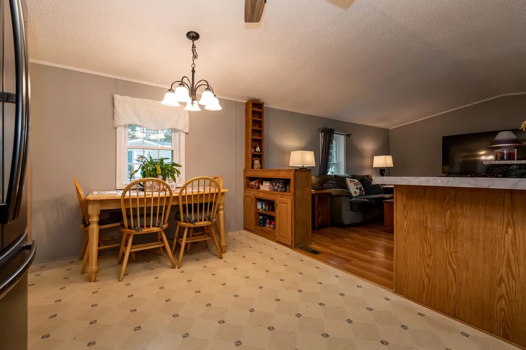 30 Pine Tree Terrace Derry NH 03038