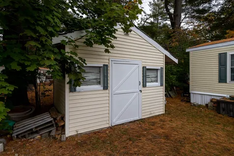 30 Pine Tree Terrace Derry NH 03038