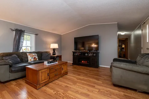 30 Pine Tree Terrace Derry NH 03038