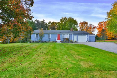 7 Koper Lane Pelham NH 03076