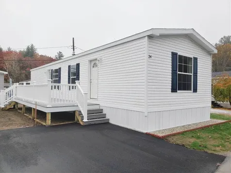 24 Grenier Boulevard Londonderry NH 03053