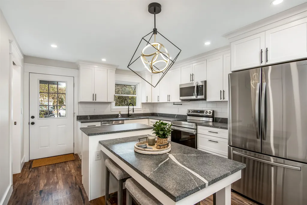 51 Red Pines Lane Colchester VT 05446