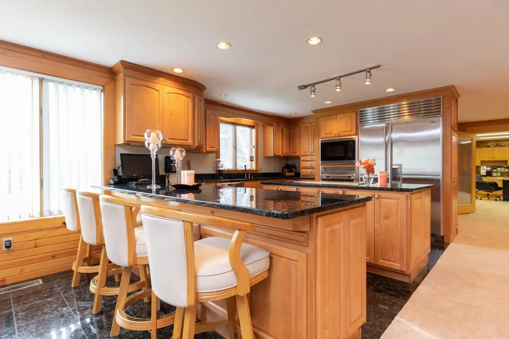 6 Drake Drive Greenland NH 03840