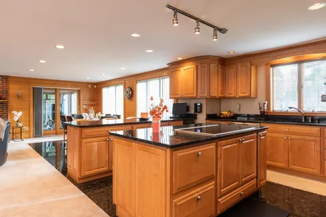 6 Drake Drive Greenland NH 03840