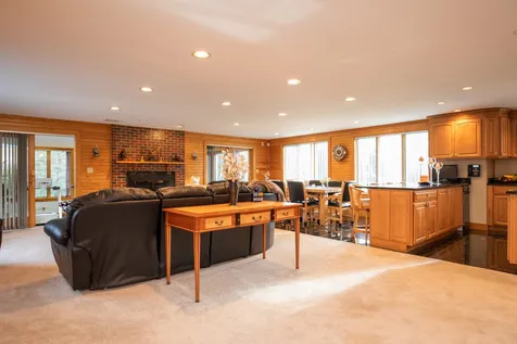 6 Drake Drive Greenland NH 03840