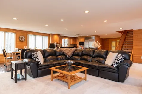 6 Drake Drive Greenland NH 03840