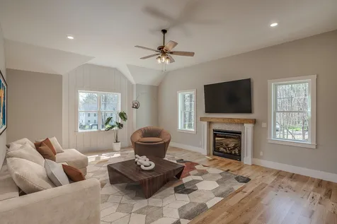 4 Powder Mill Road Exeter NH 03833