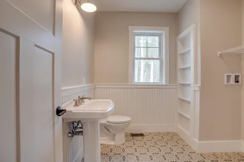 4 Powder Mill Road Exeter NH 03833