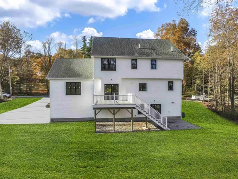 4 Powder Mill Road Exeter NH 03833