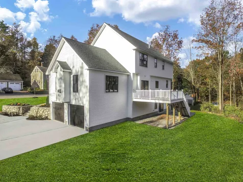 4 Powder Mill Road Exeter NH 03833