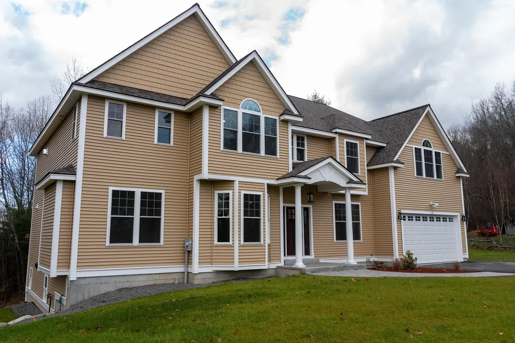 11 Nirvana Drive Salem NH 03079