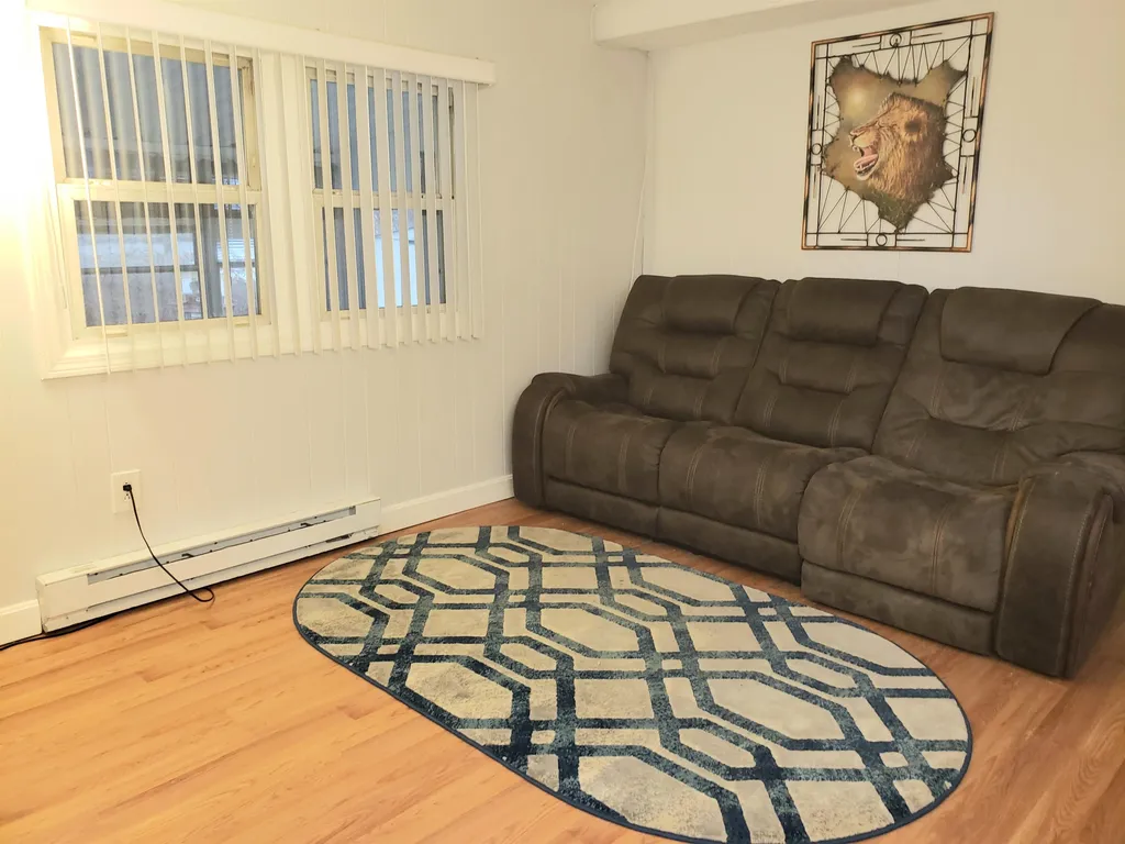 17 Bangor Street Nashua NH 03063