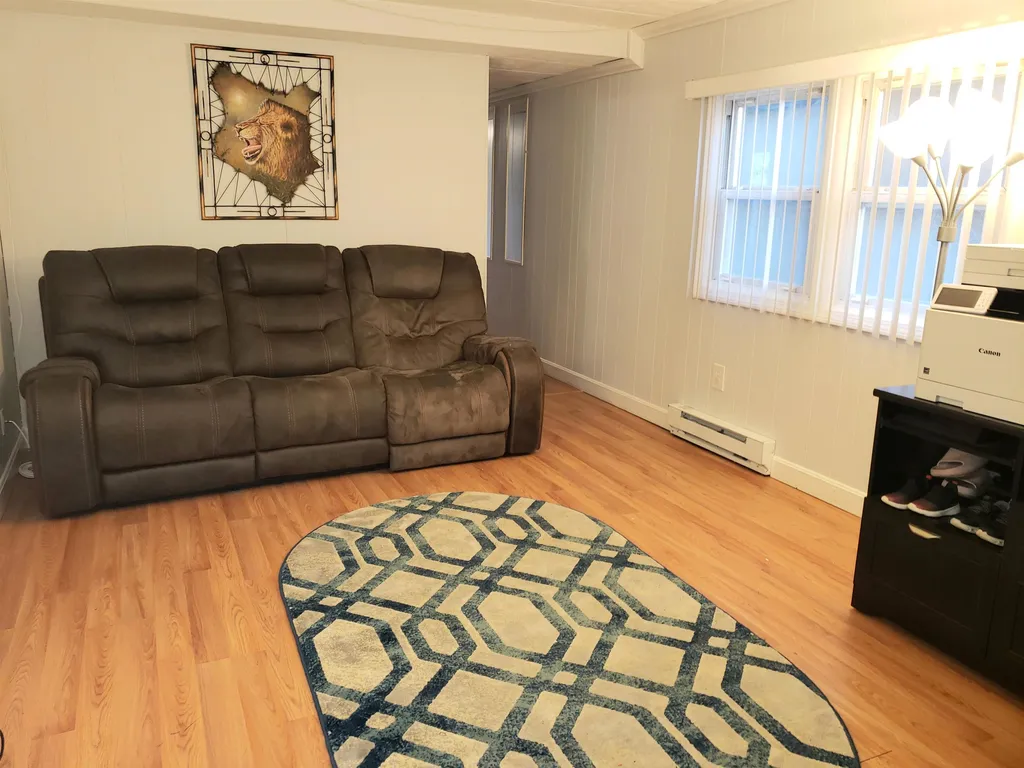 17 Bangor Street Nashua NH 03063