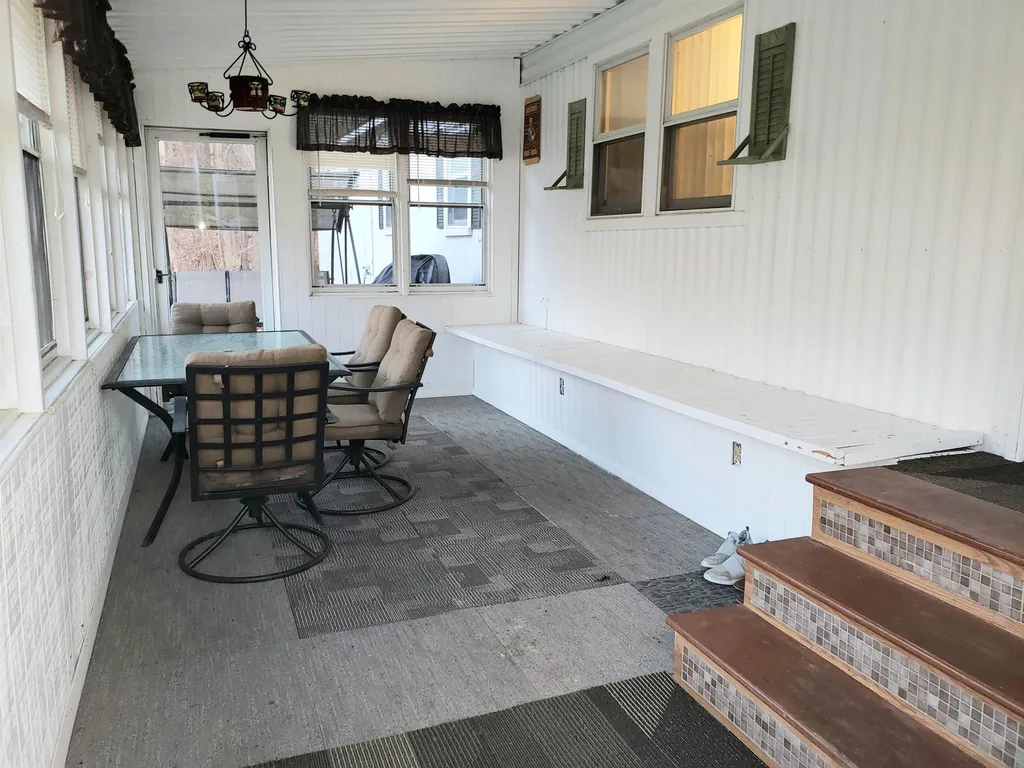 17 Bangor Street Nashua NH 03063