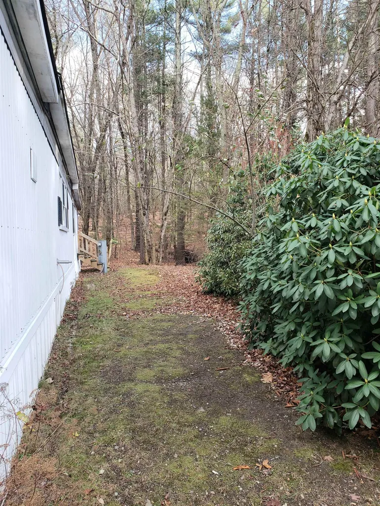 17 Bangor Street Nashua NH 03063