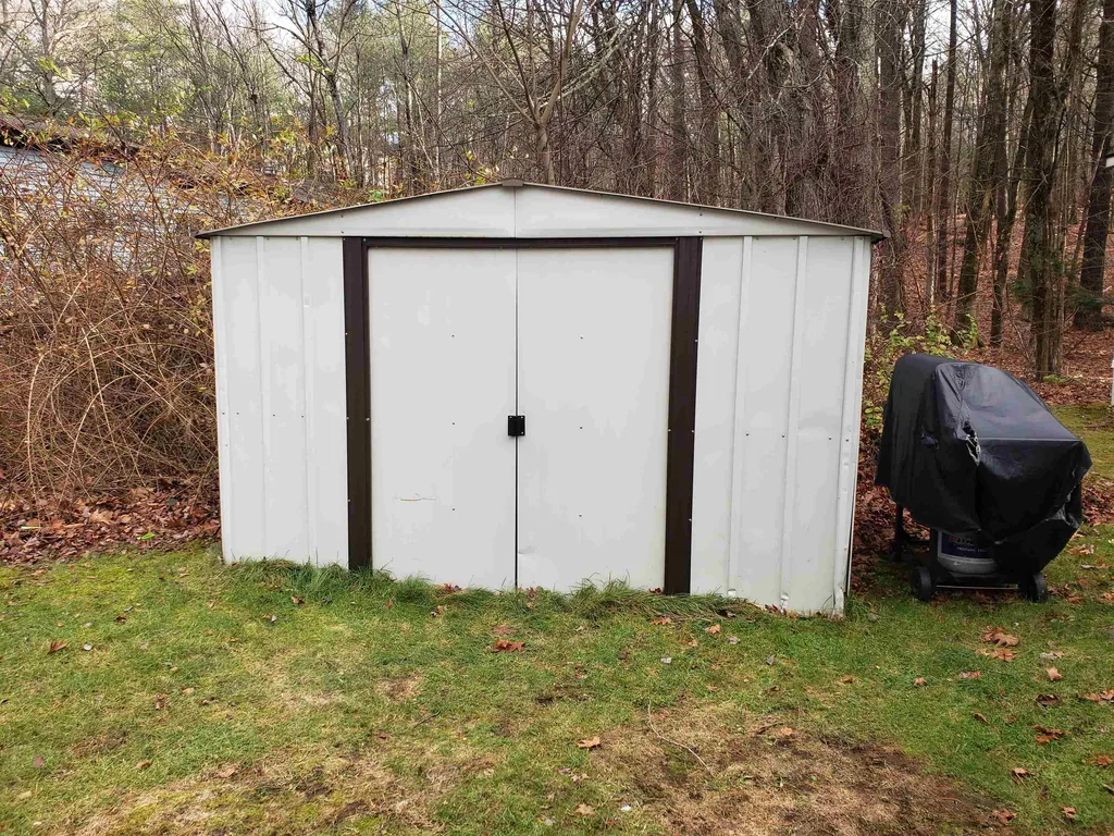 17 Bangor Street Nashua NH 03063
