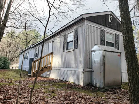 17 Bangor Street Nashua NH 03063