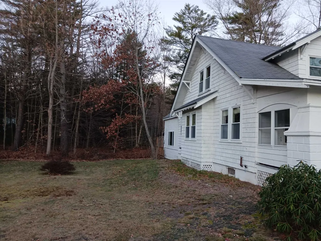 15 Broadway Street Plymouth NH 03264