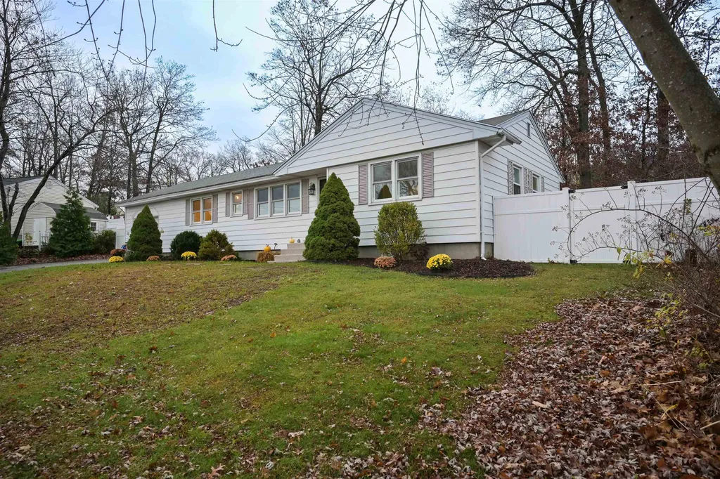 23 Rebel Lane Manchester NH 03104