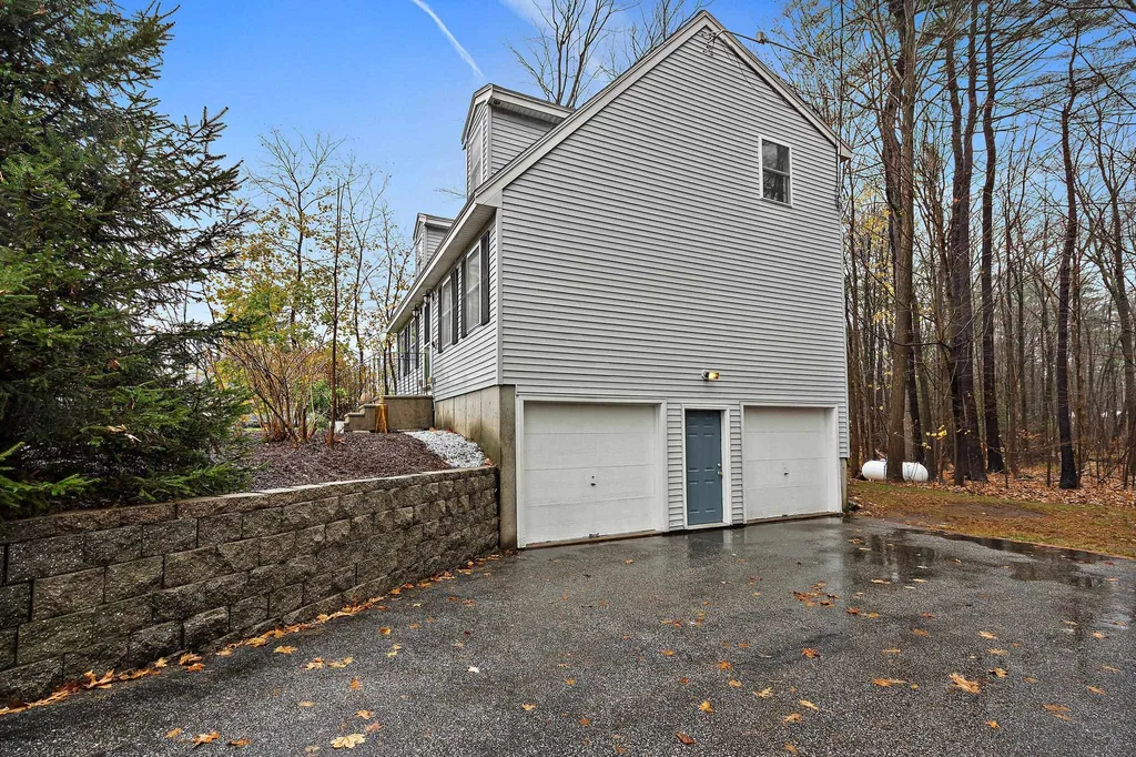 47 N Main Street Newton NH 03858