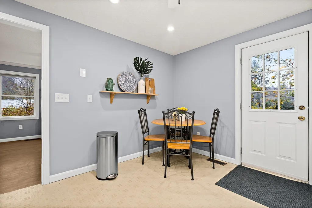47 N Main Street Newton NH 03858