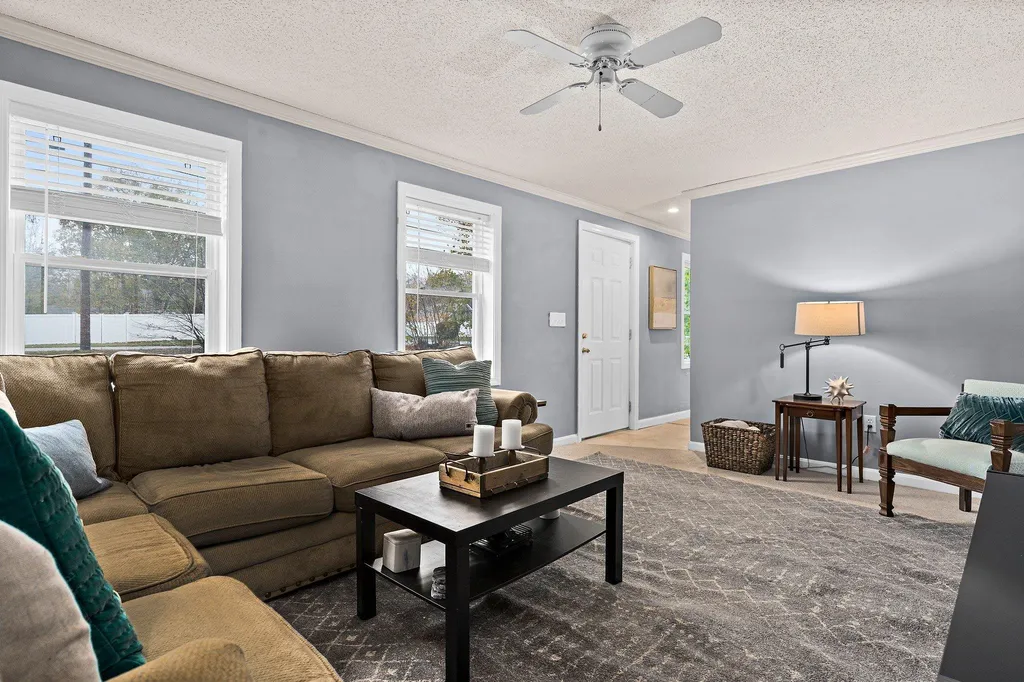 47 N Main Street Newton NH 03858