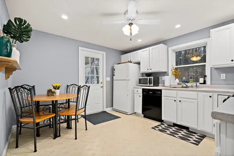 47 N Main Street Newton NH 03858