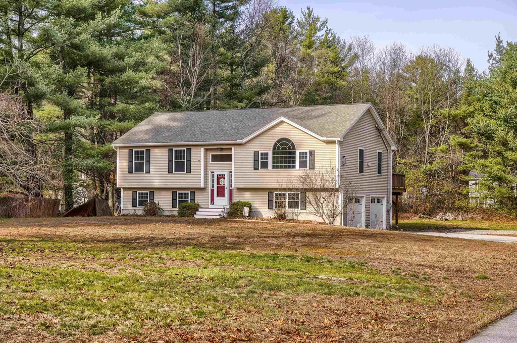 34 Bluff Street Salem NH 03079