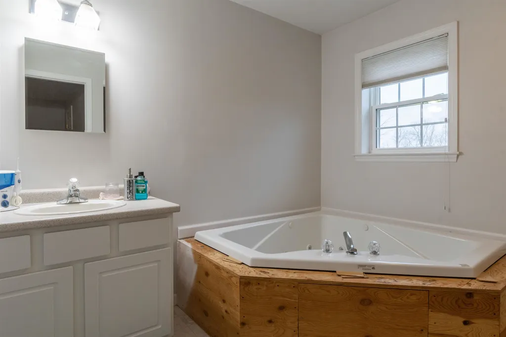 11 Fuller Lane Exeter NH 03833