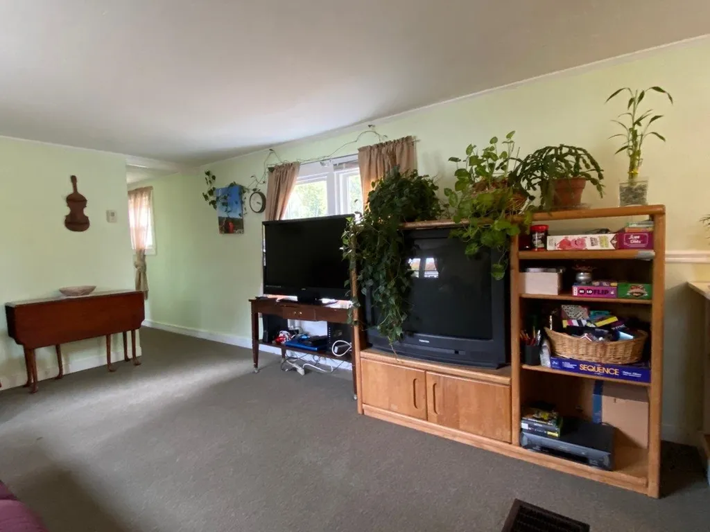 173 Preston Street Hillsborough NH 03244