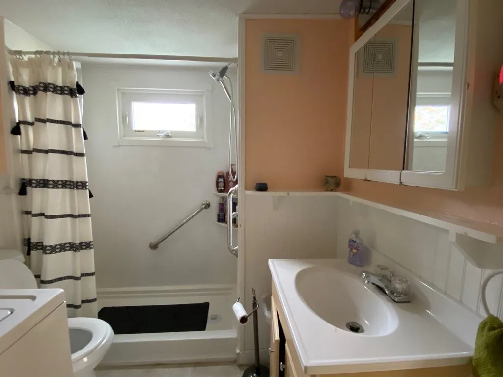 173 Preston Street Hillsborough NH 03244