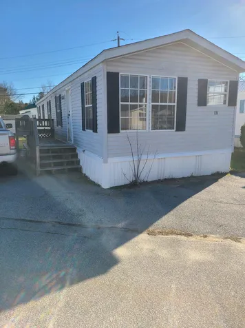 52 Gary Avenue Hooksett NH 03106