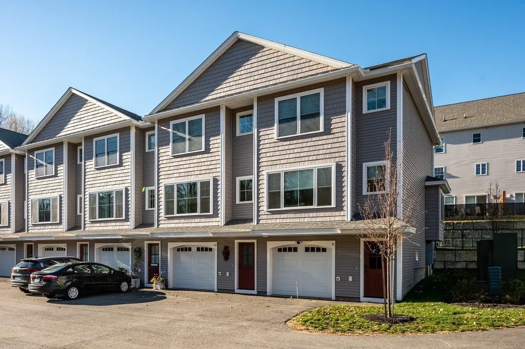 31 Fownes Mill Court Rochester NH 03867