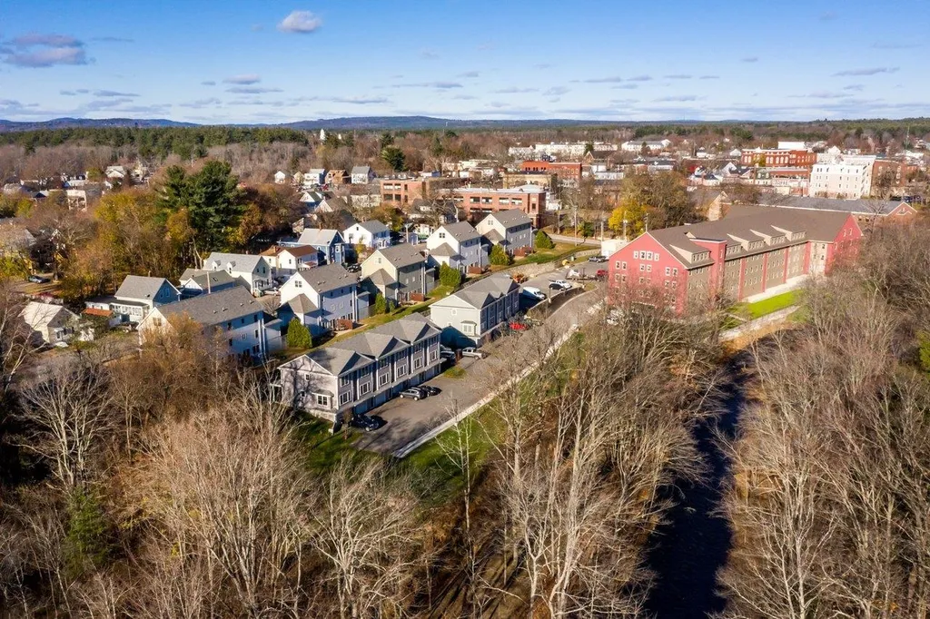 31 Fownes Mill Court Rochester NH 03867