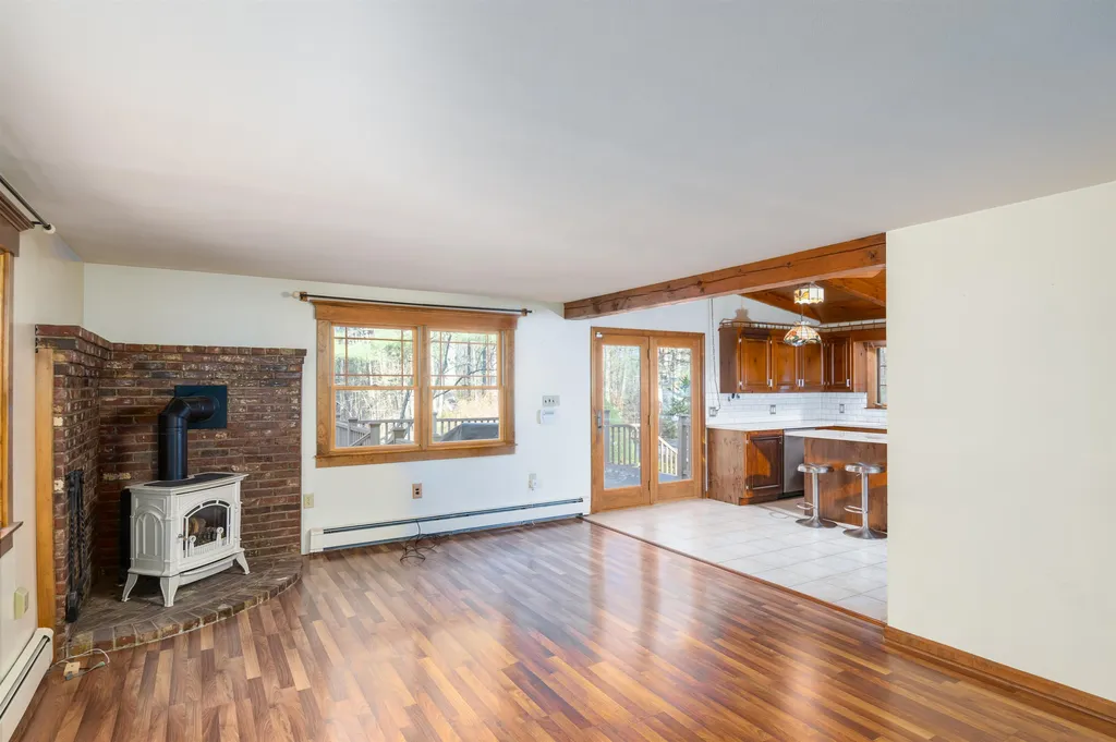 21 Hale Spring Road Plaistow NH 03865