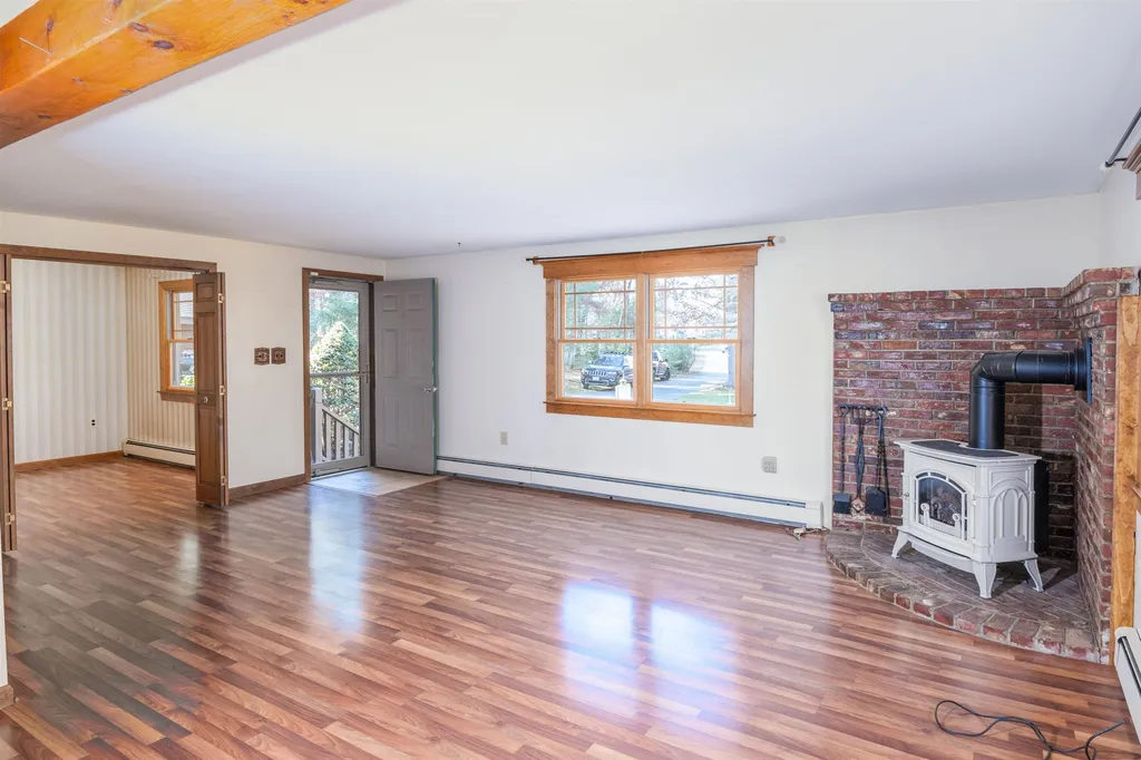 21 Hale Spring Road Plaistow NH 03865