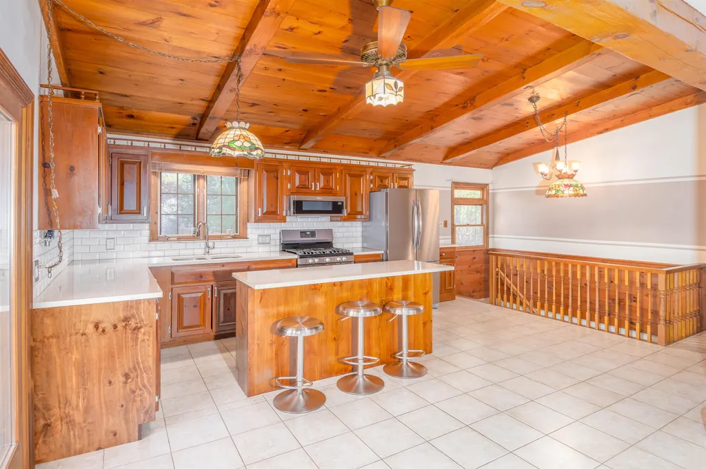 21 Hale Spring Road Plaistow NH 03865