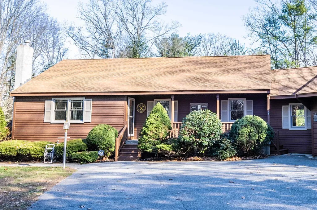 21 Hale Spring Road Plaistow NH 03865