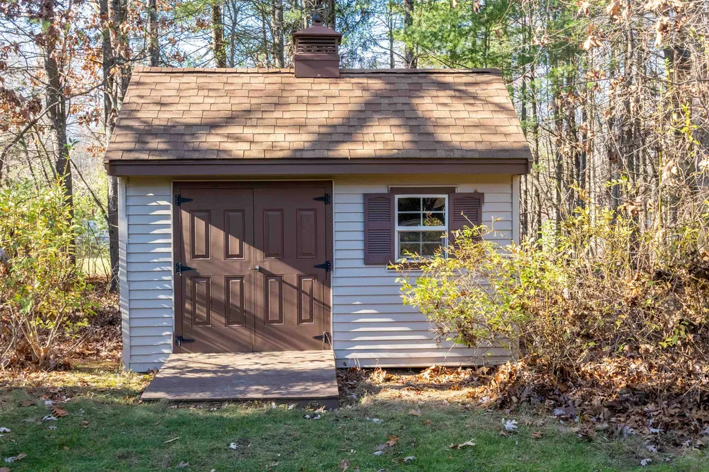 21 Hale Spring Road Plaistow NH 03865