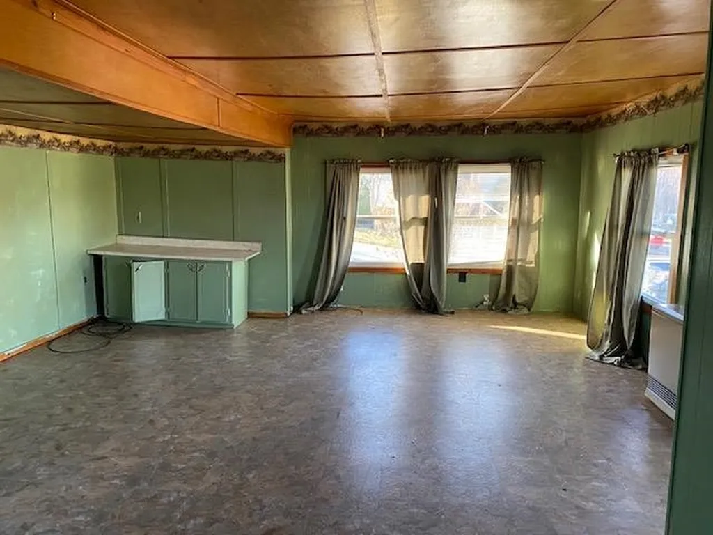 85 Pershing Avenue Berlin NH 03570