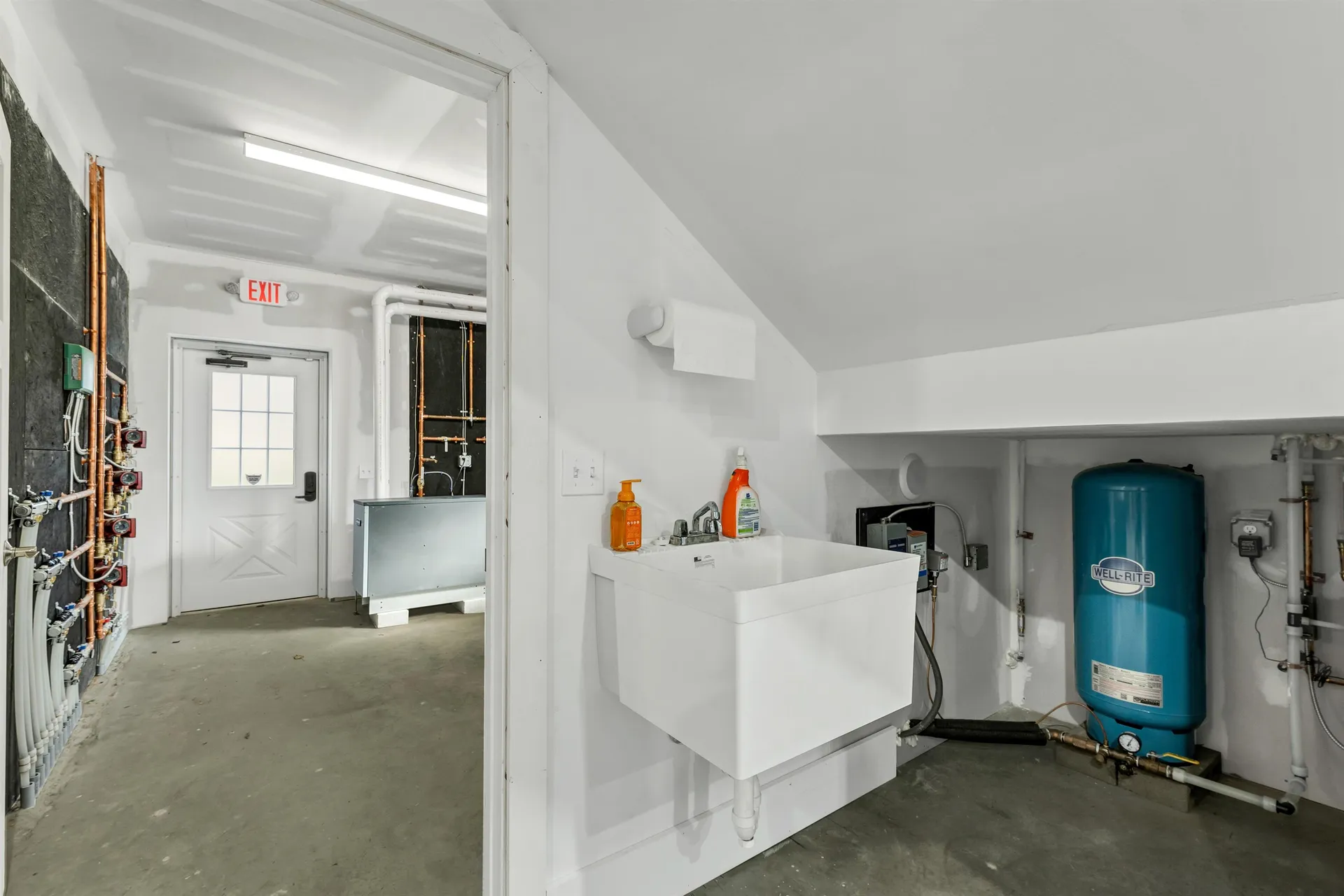919 Whittier Highway Moultonborough NH 03254