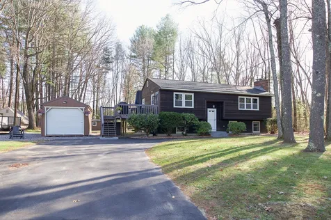 1 Nesenkeag Drive Litchfield NH 03052